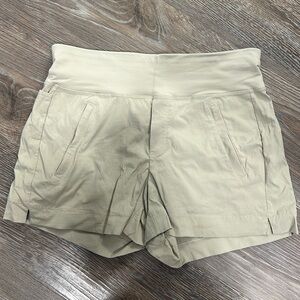 Athleta Trekkie north short size 2
